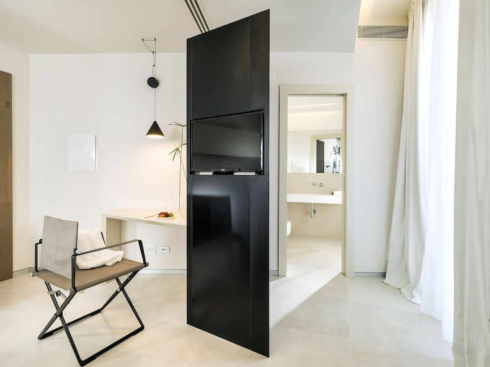 Duomo Suites & Spa Superior Double Room 9