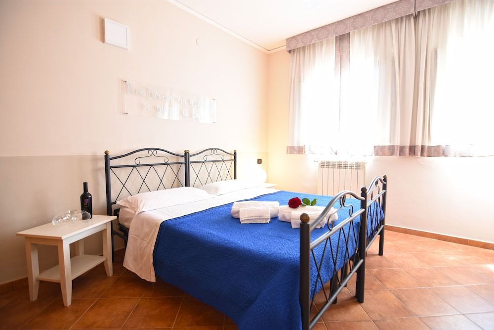 Case Così Chiaia Apartment Suite with Terrace 6