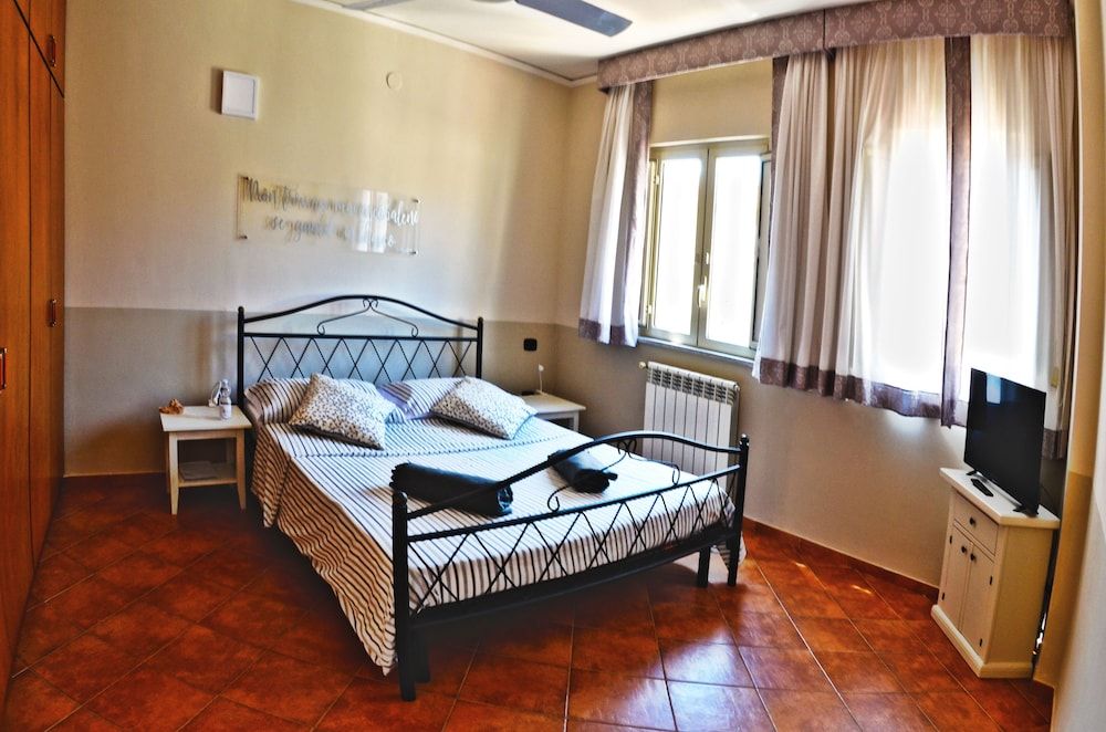 Case Così Chiaia Apartment Suite with Terrace