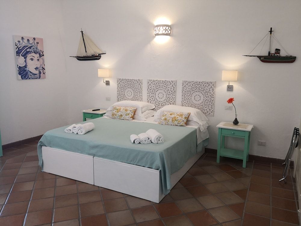 Triple Room, Annex Building