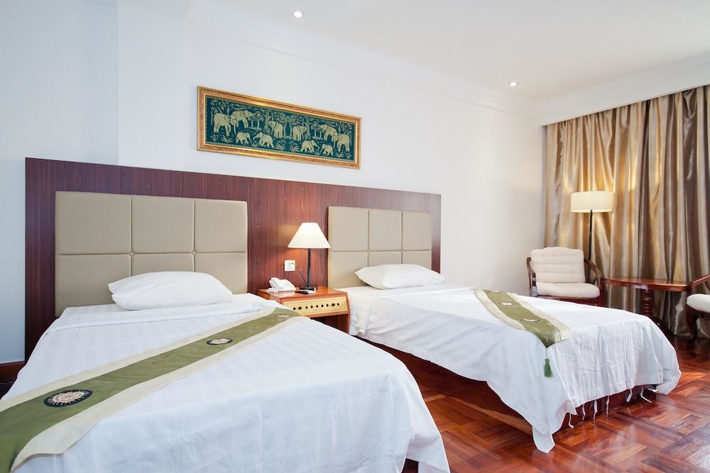 Diamond Hotel Superior Room 8