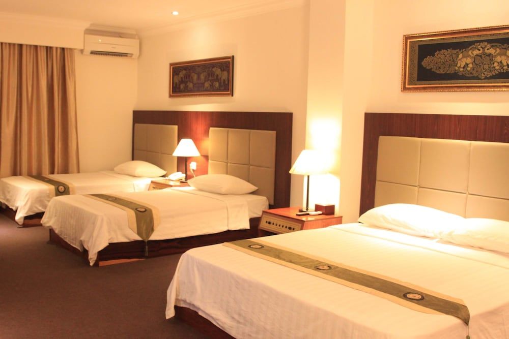 Diamond Hotel Deluxe Room