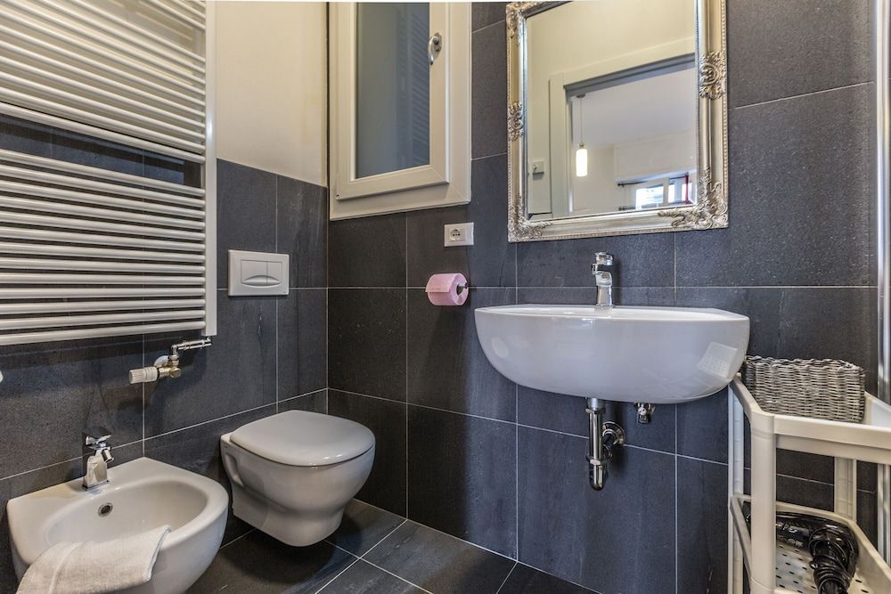 Central City Inn Deluxe Room, 1 Queen Bed 10