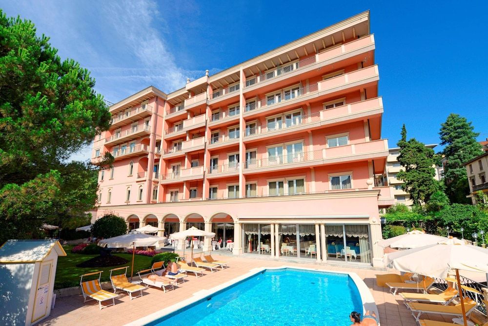 undefined Hotel De La Paix