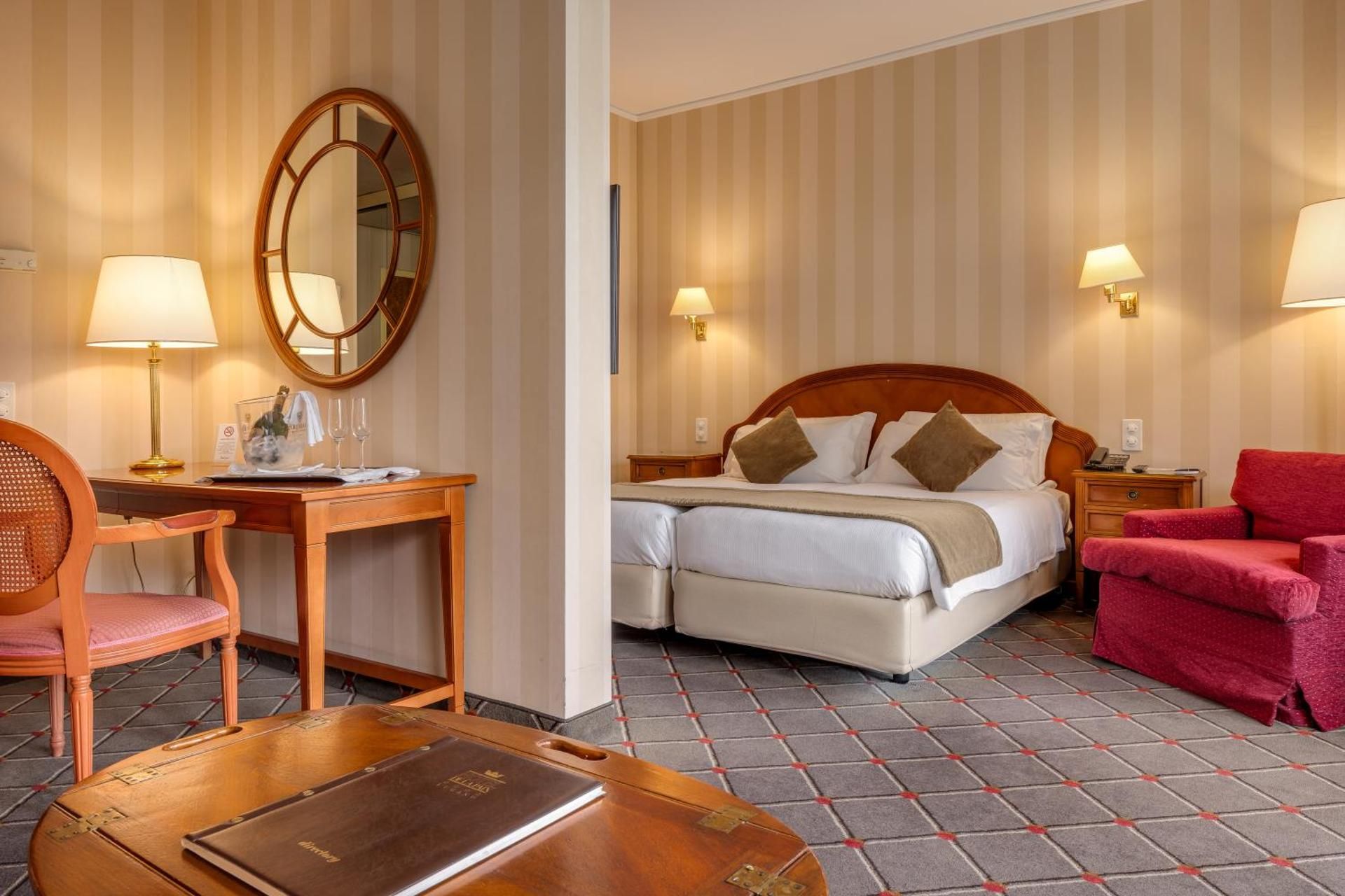 undefined Hotel De La Paix 10