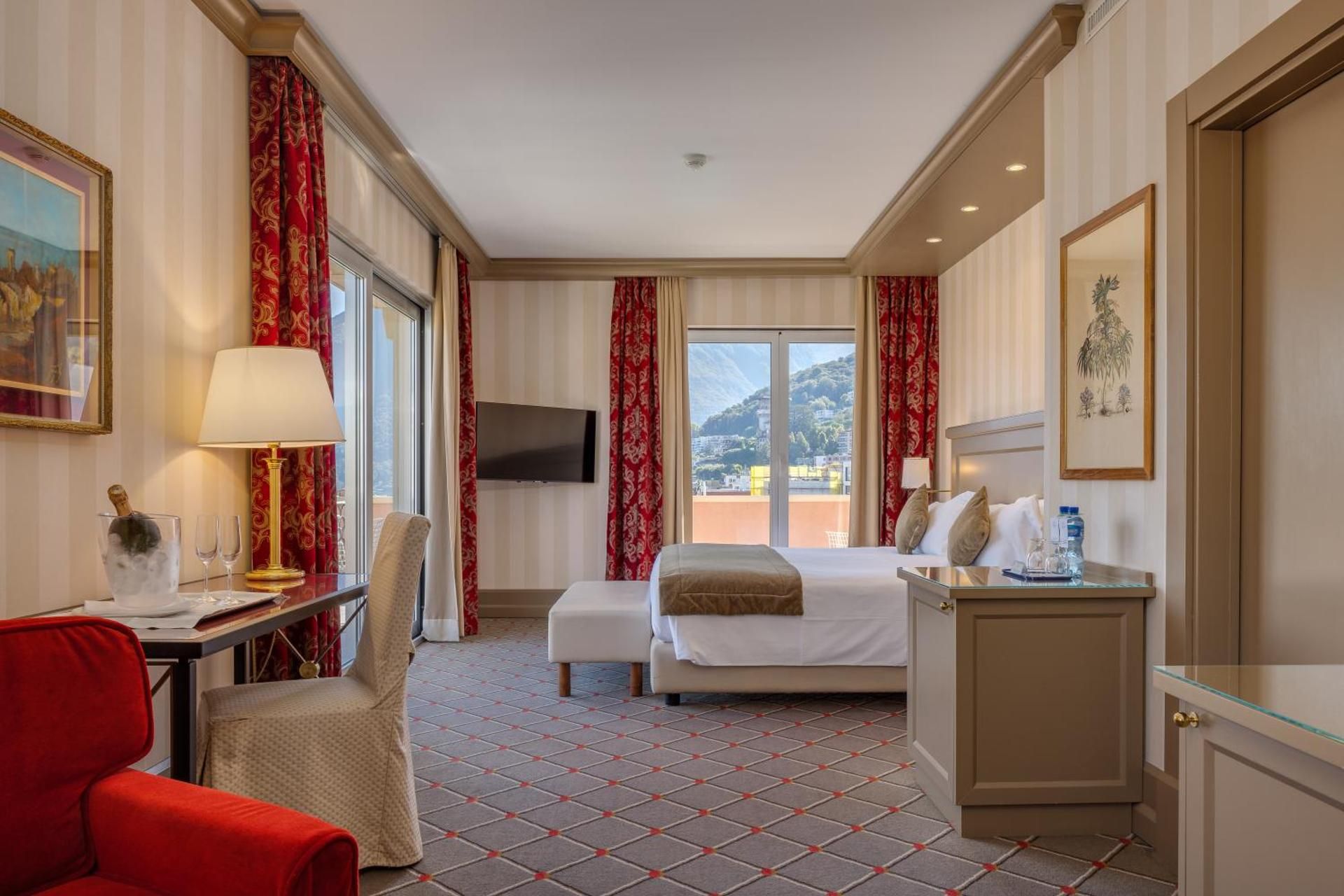 undefined Hotel De La Paix 5