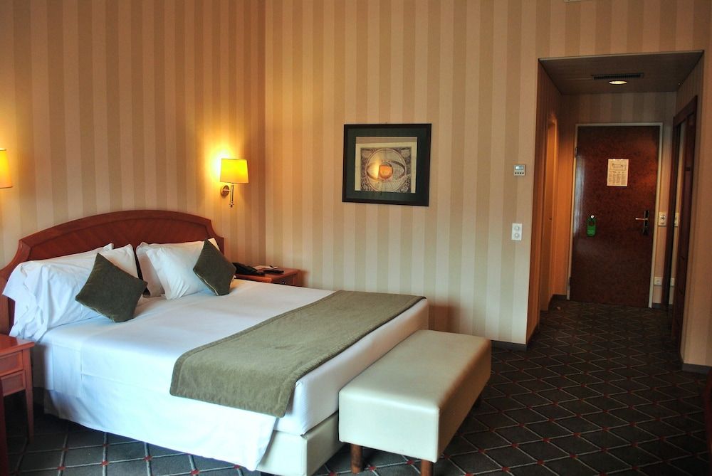 undefined Hotel De La Paix 6