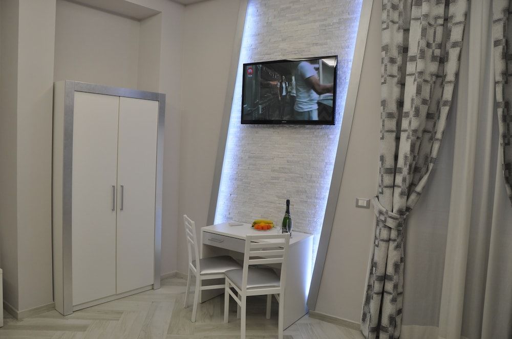 undefined Il Corso Suite 8