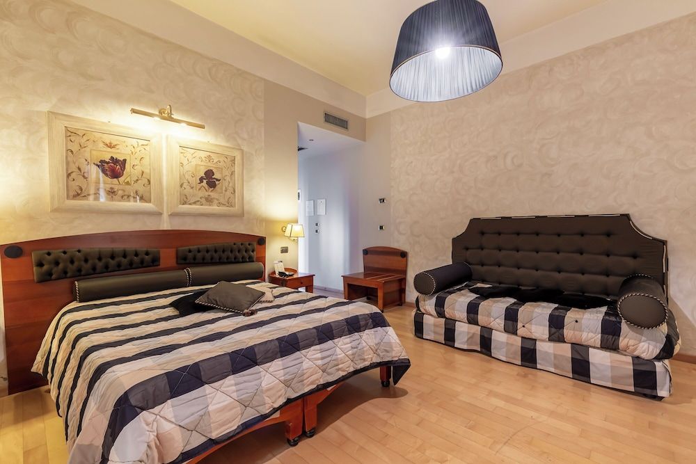 Junior Suite, Jetted Tub