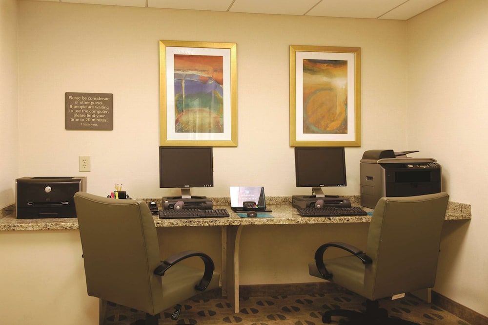 undefined Embassy Suites Philadelphia Center City 6