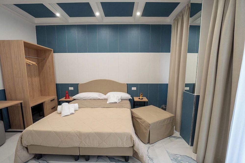 Economy Triple Room, Annex Building (via del chiostro 25)