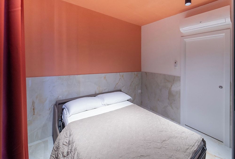 Standard Double Room, Annex Building (via De Gasperi 55)
