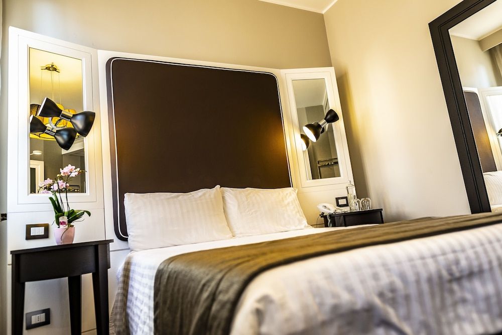 Classic Double Room (Small Bed)