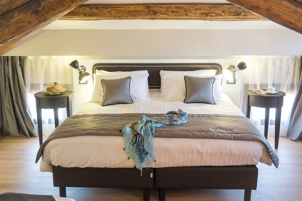 Deluxe Double/Triple Room