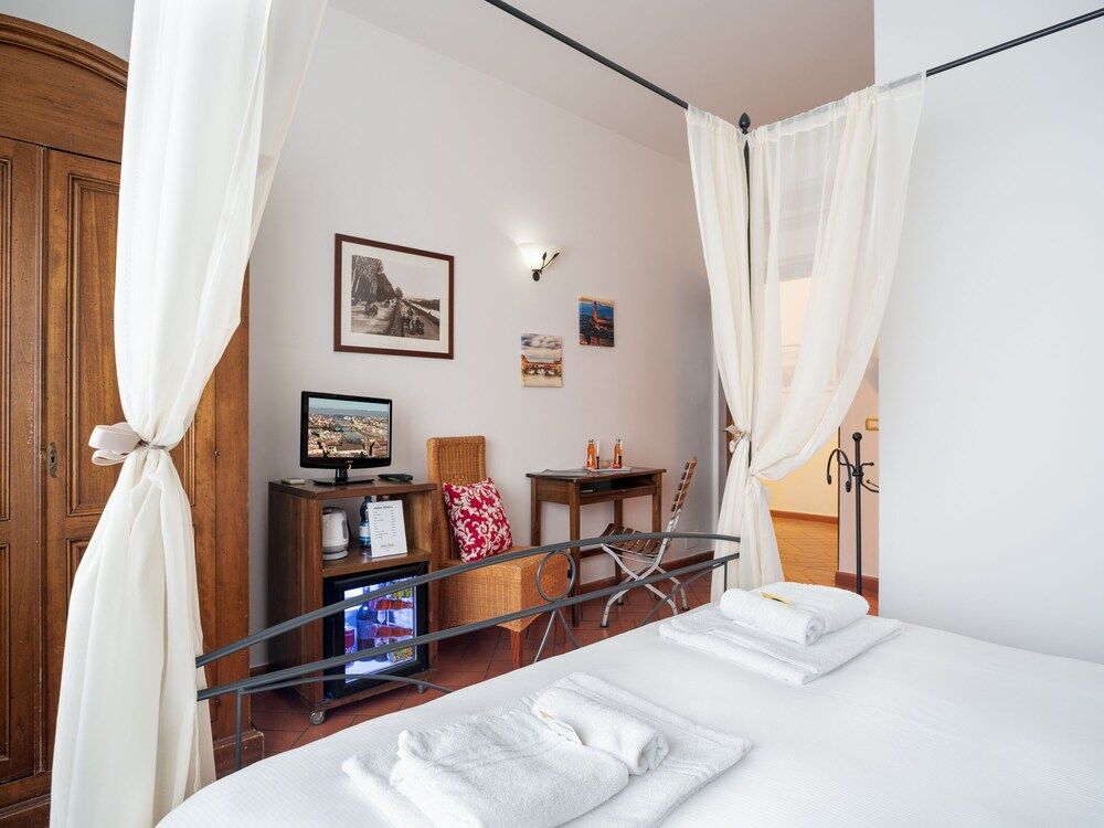 undefined Antica Posta Bed & Breakfast - Florence 3