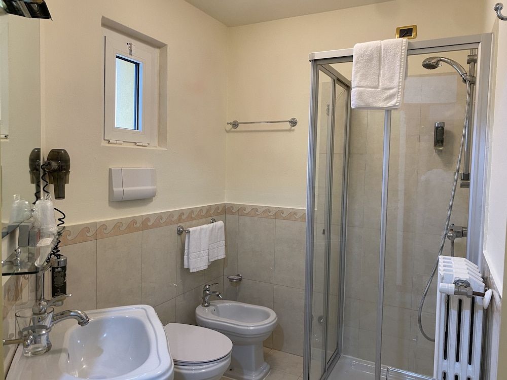 Hotel Estée Superior Double Room, Lake View 5