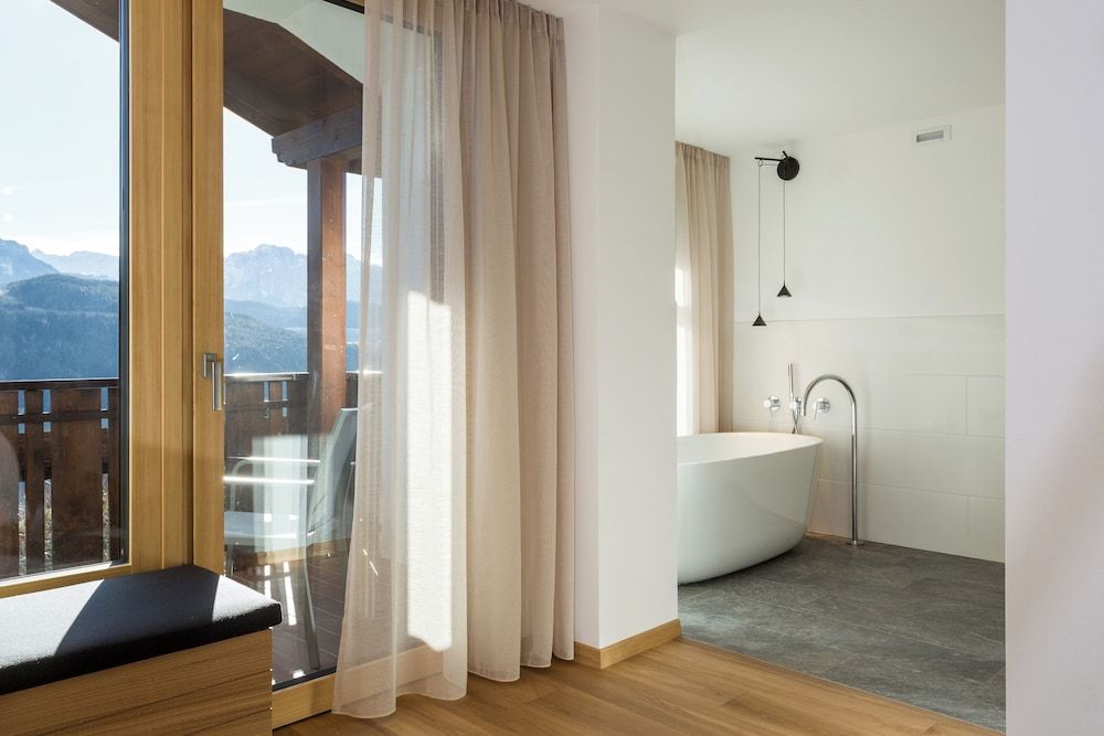 Granpanorama Hotel StephansHof Deluxe Suite, 1 Bedroom, Sauna, Mountain View 9