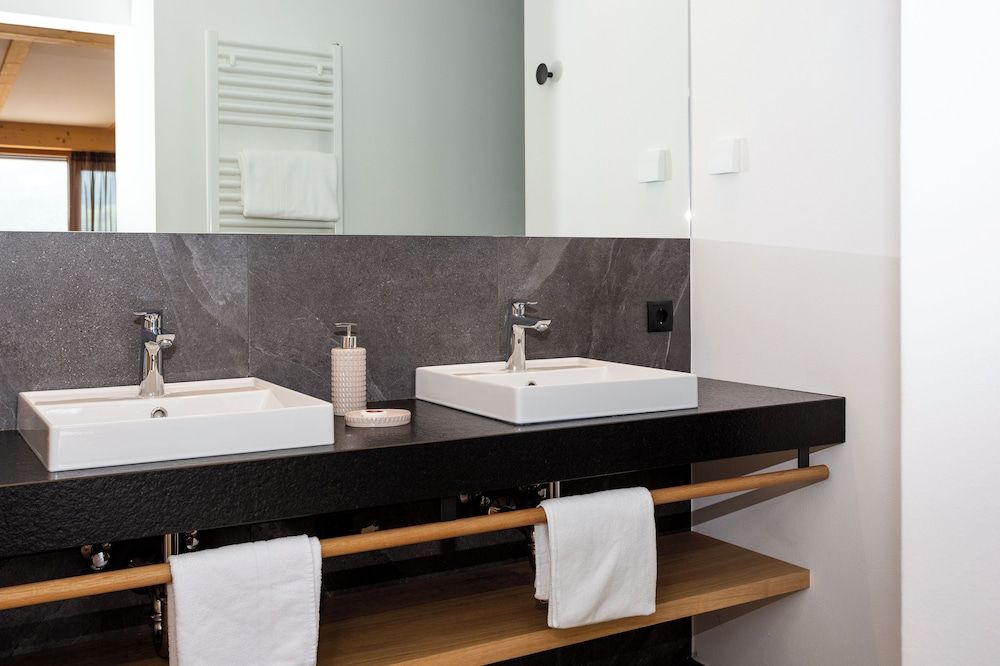 Granpanorama Hotel StephansHof Panoramic Suite, 1 Bedroom, Hot Tub, Mountain View 4