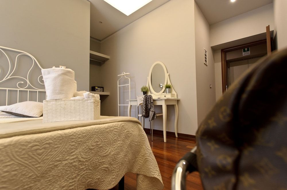 undefined Borghese Executive Suite 6