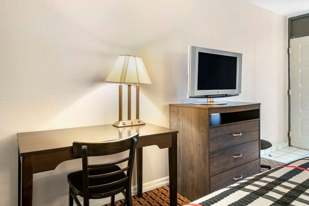 Room, 2 Double Beds, Accessible, Smoking