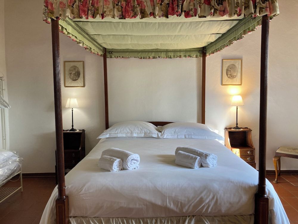Classic Duplex, 2 Bedrooms, Private Bathroom, Hill View