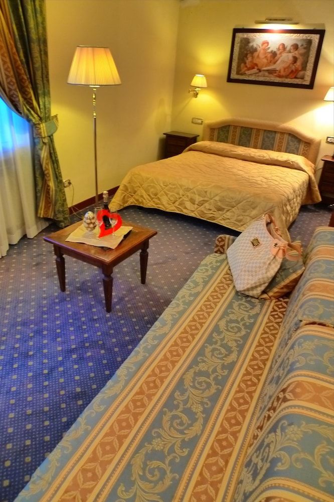 Hotel La Pace Family Quadruple Room