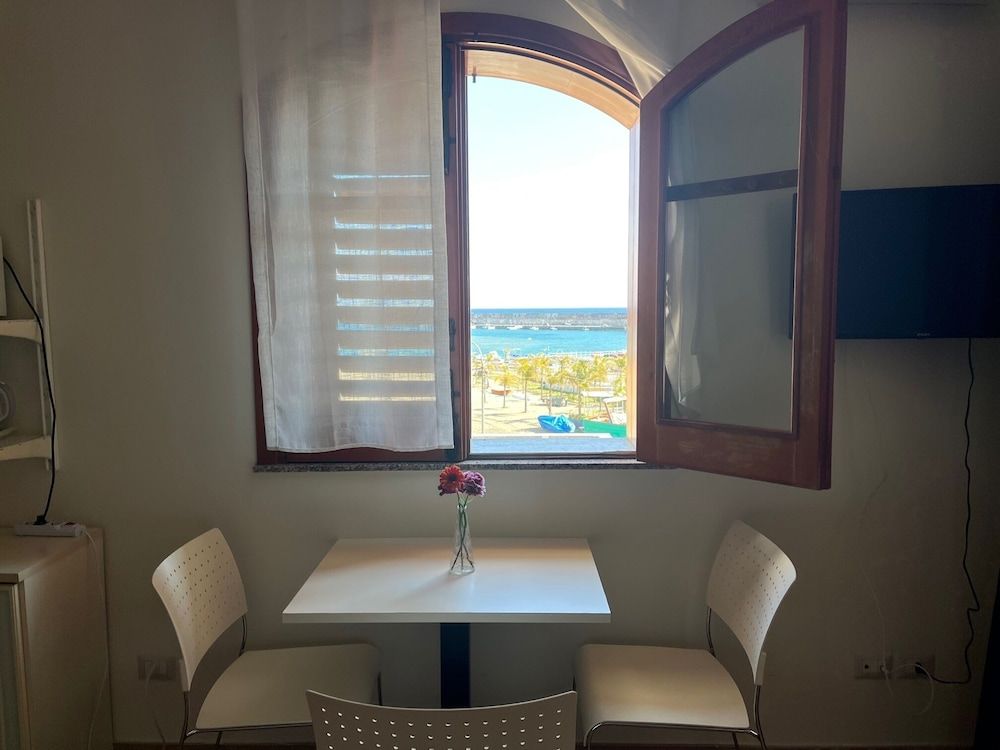 apart hotel Kalaskiso' Family Studio, 1 Queen Bed with Sofa bed, Kitchenette, Sea View 6