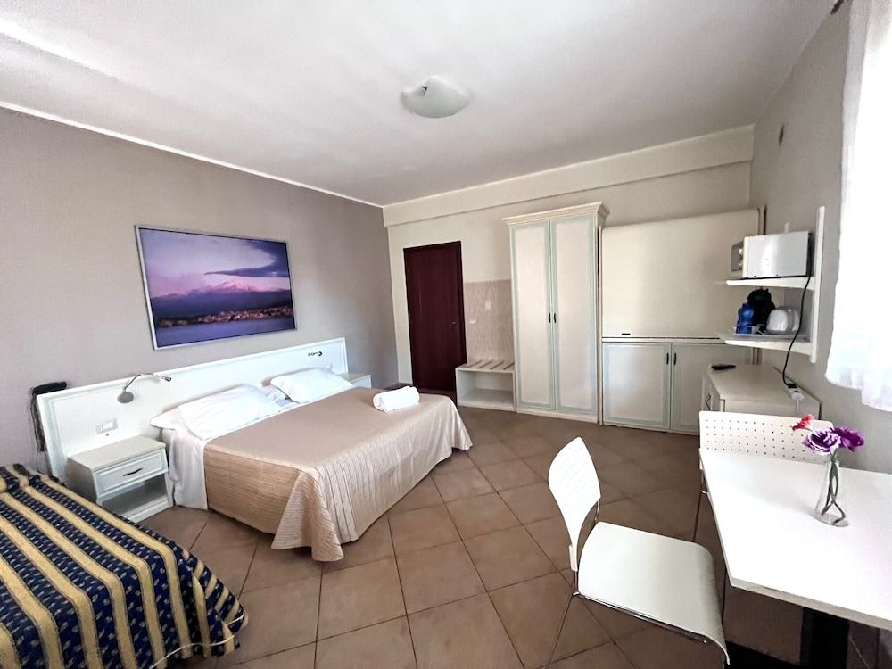 apart hotel Kalaskiso' Family Studio, 1 Queen Bed with Sofa bed, Kitchenette, Sea View 2