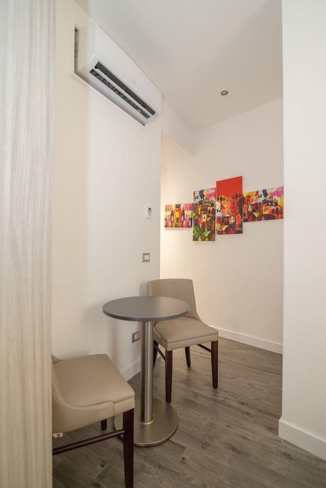 Vatican Relais Rome Standard Double Room 8