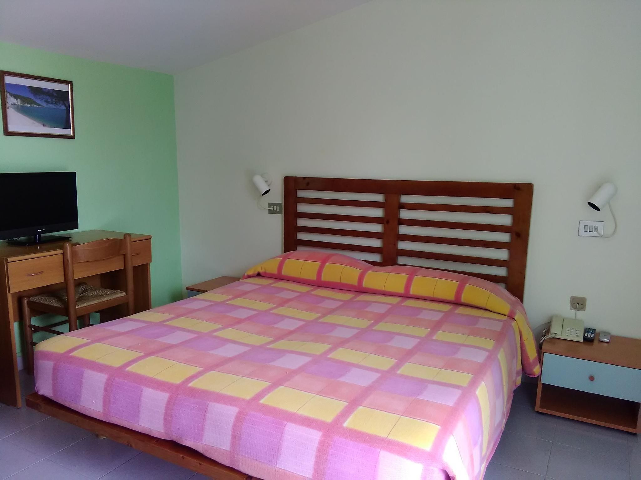 Standard Double Room with Garden View