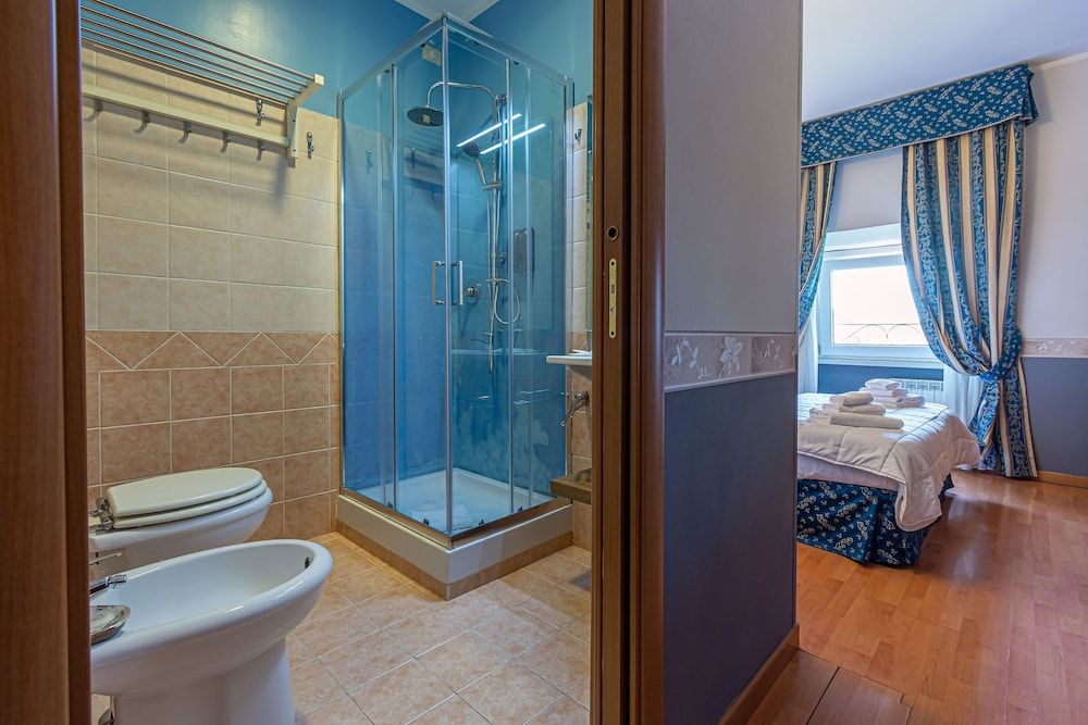 B&B A Picture of Rome Deluxe Double or Twin Room 9