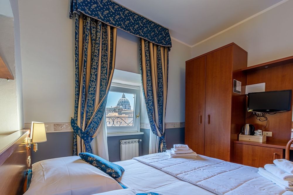 B&B A Picture of Rome Deluxe Double or Twin Room 6