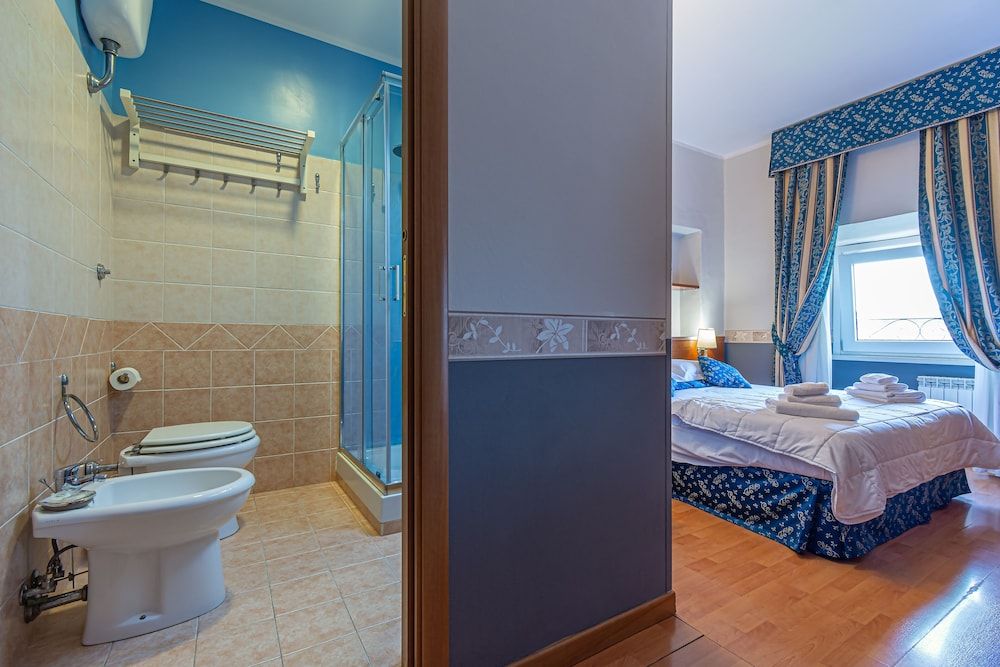 B&B A Picture of Rome Deluxe Double or Twin Room 8