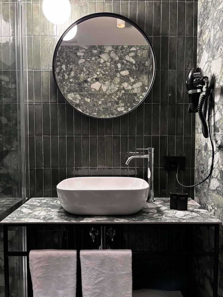 undefined AV Hotel Milano 7