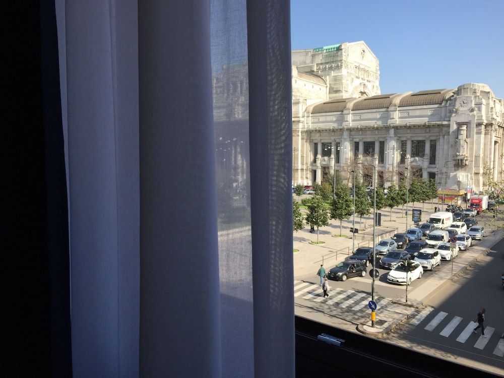 undefined AV Hotel Milano 8