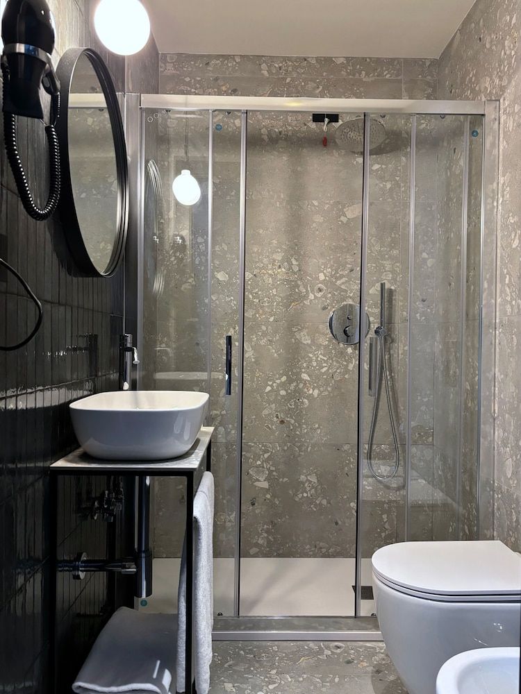 AV Hotel Milano Double Room 3