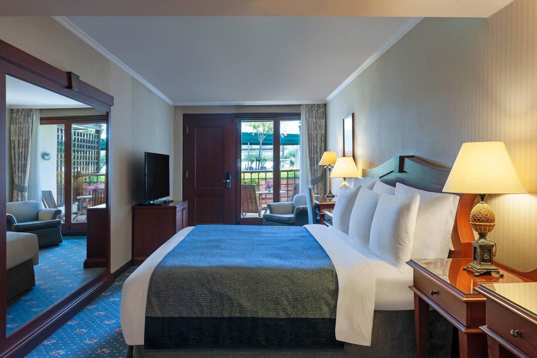 Garden Room 1 King Bed, Guest room, 1 King, Garden view, Garden access, Poolside