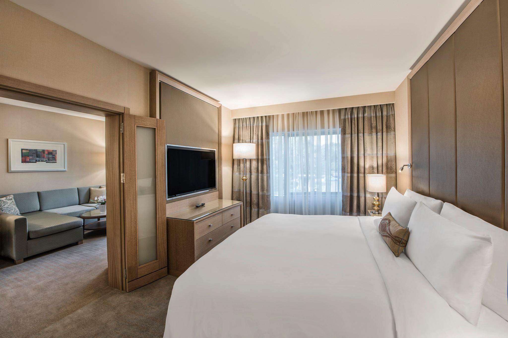 Family Suite, 1 Bedroom Suite, 1 King, Park View