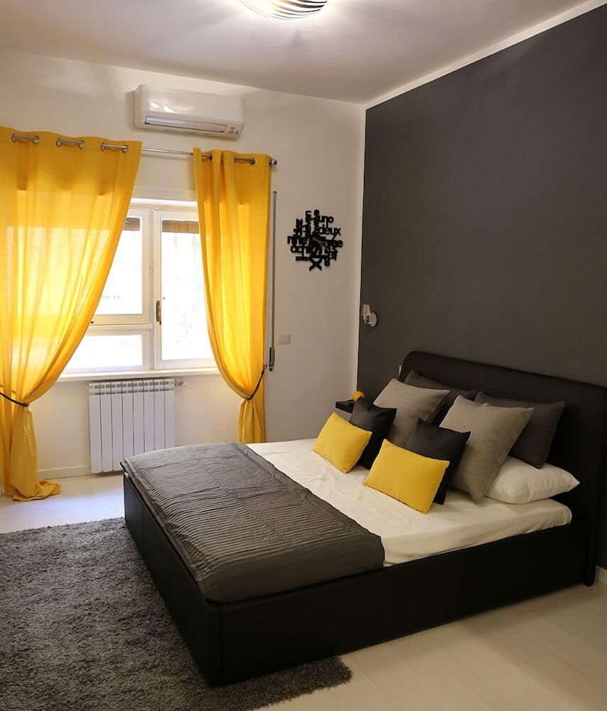 undefined Le Coq Suites 8