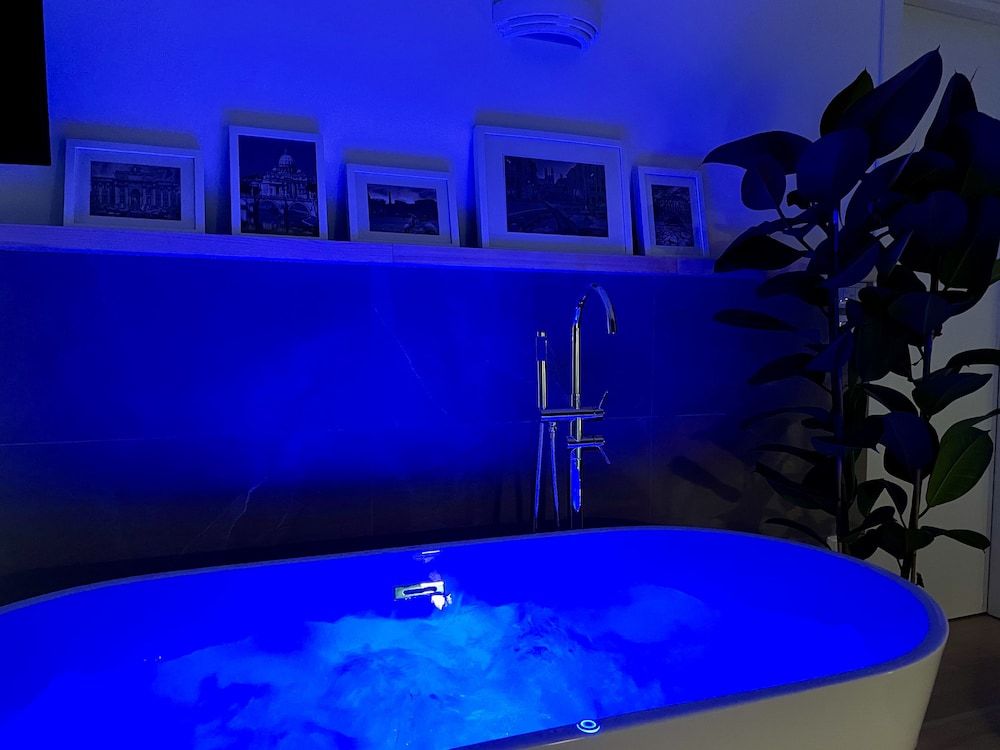 undefined Le Coq Suites 4