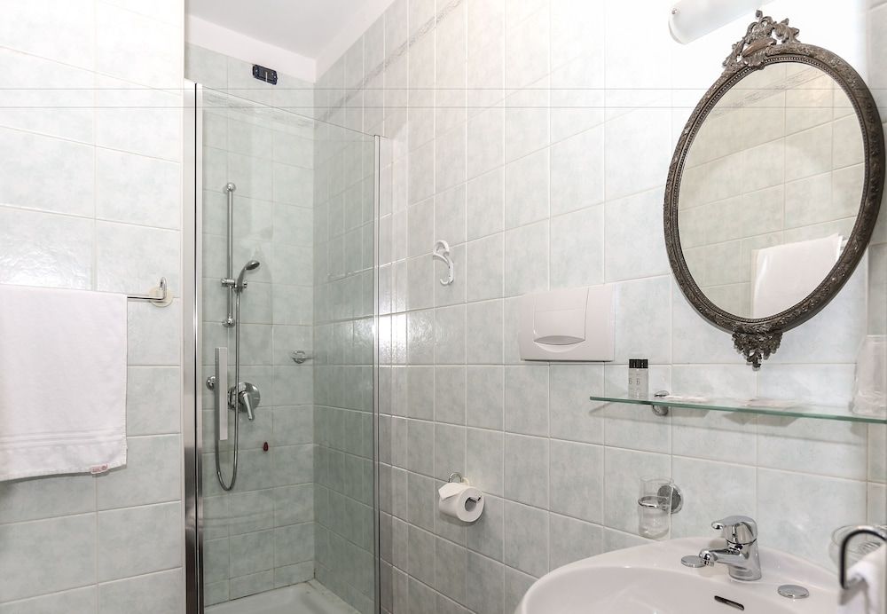 Hotel Mignon Double Room Single Use 4