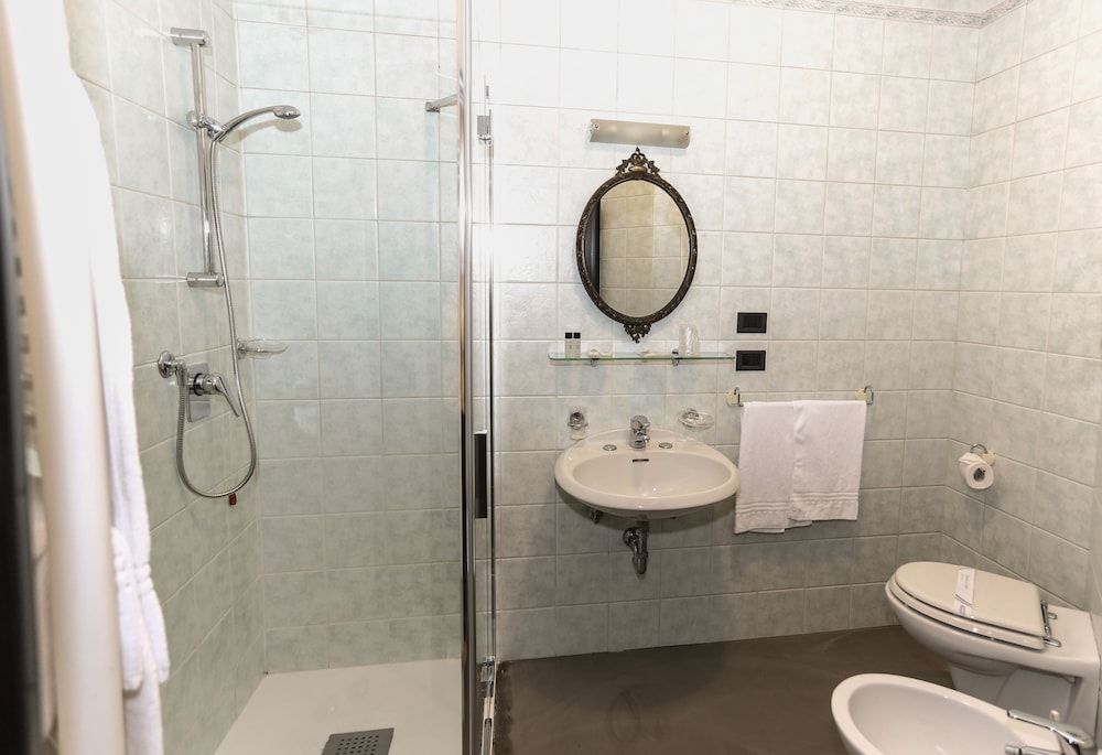 Hotel Mignon Double or Twin Room 3