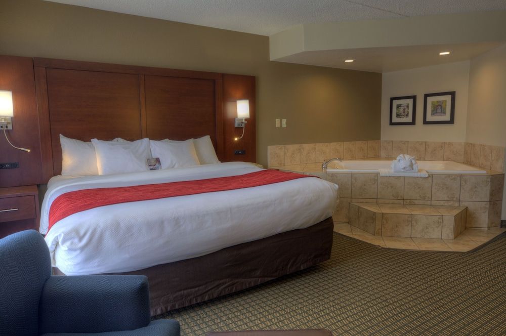 Suite, 1 King Bed, Non Smoking, Hot Tub