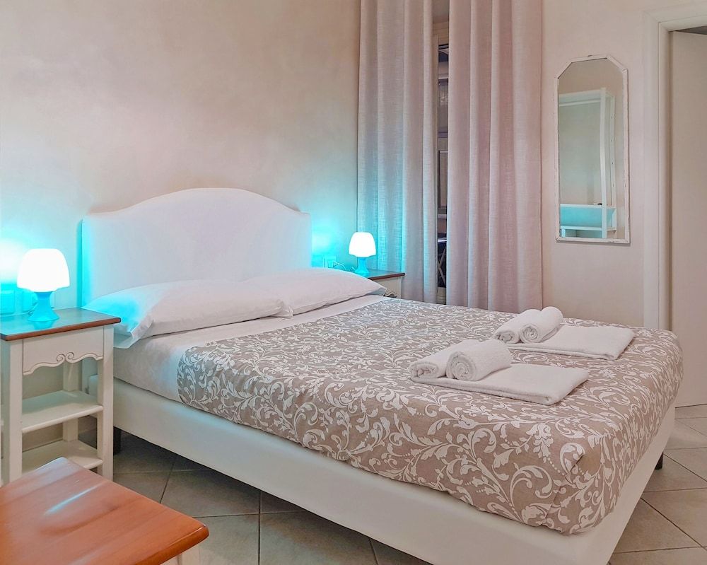 Re Monti Guesthouse Basic Double Room 4