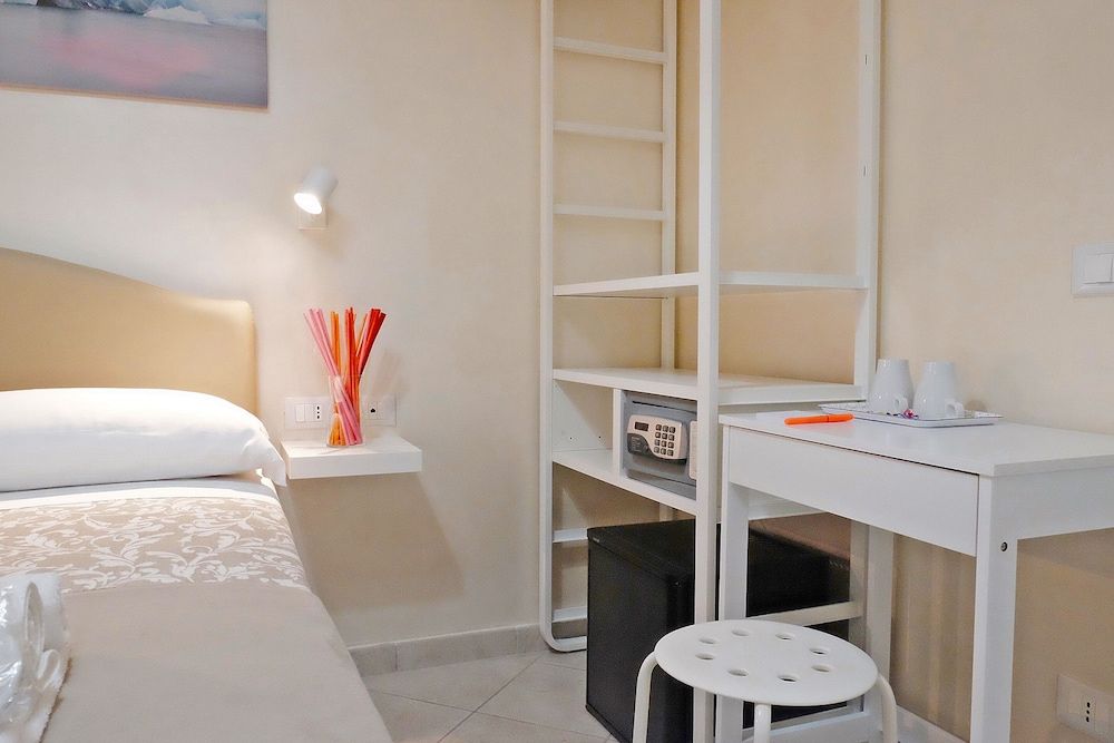 Re Monti Guesthouse Basic Double Room 8