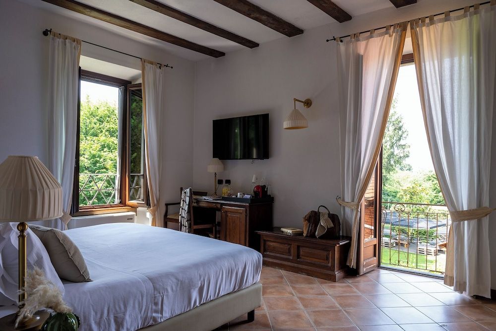 Junior Suite, King and Twin, Balcony