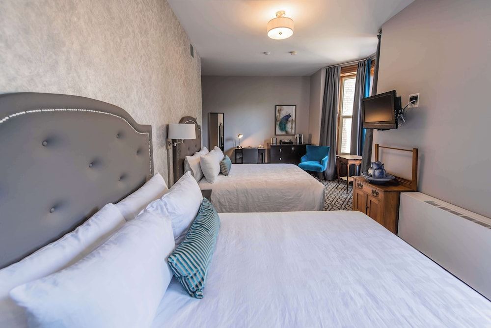 Idlewyld Inn & Spa Standard Room, 2 Queen Beds, Non Smoking 3