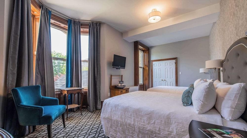 Idlewyld Inn & Spa Standard Room, 2 Queen Beds, Non Smoking 4