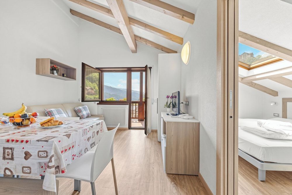 Panoramic Apartment, 2 Bedrooms, Balcony, Valley View (South, 6 people)