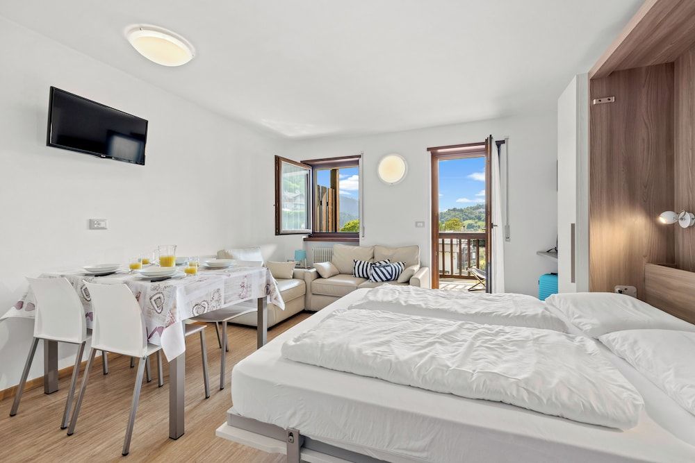Panoramic Studio, Balcony, Valley View (South 4 people)